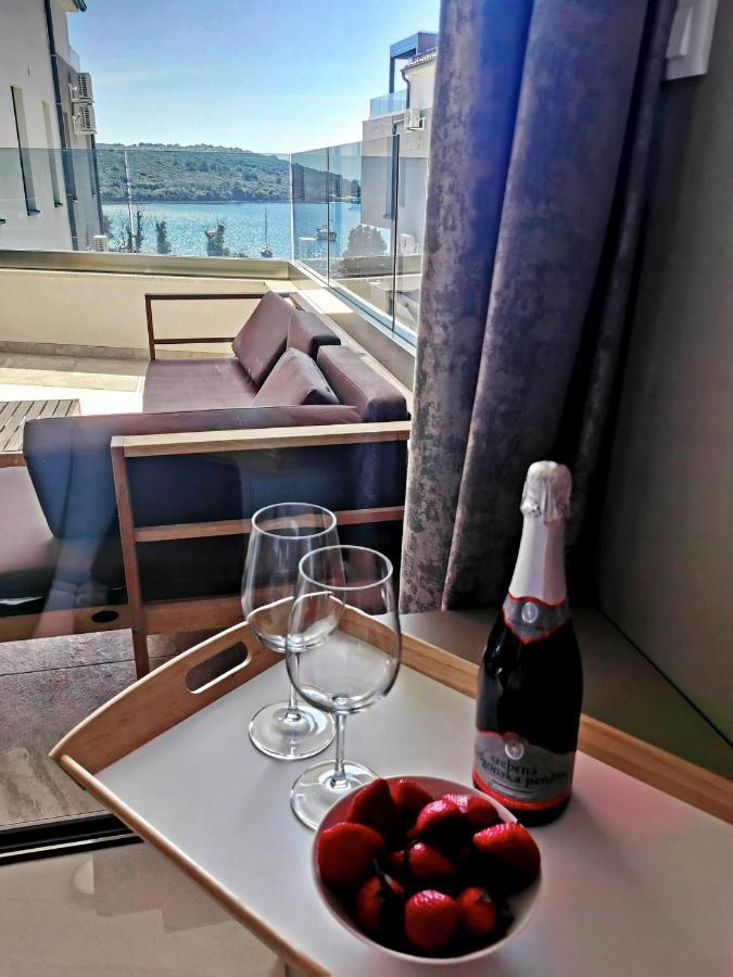 Black Pearl - Luxury Seaside App With Pool & Bbq, Istra Banjole Zewnętrze zdjęcie