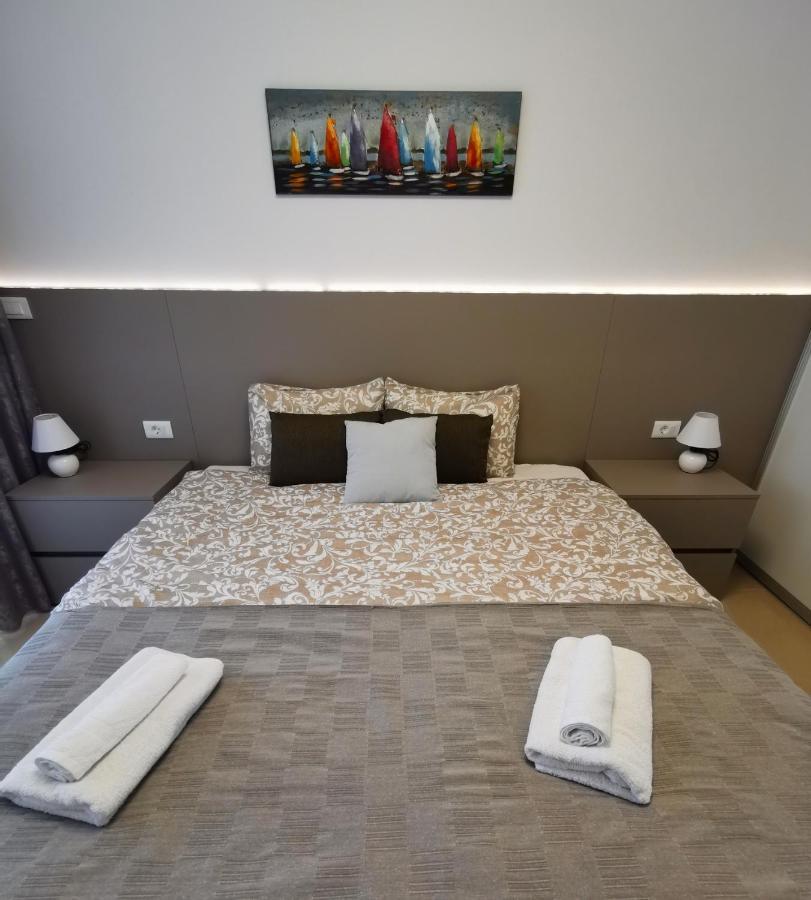 Black Pearl - Luxury Seaside App With Pool & Bbq, Istra Banjole Zewnętrze zdjęcie